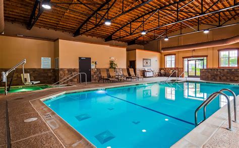 lancaster pa hotels with indoor pools